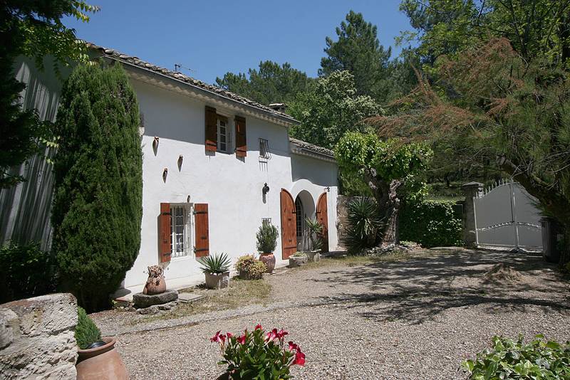 A vendre Mas à rafraîchir Haut Vaucluse VENDU PAR NOS SOINS A vendre Mas à rafraîchir Haut Vaucluse Proche St Paul 3 Chtx VENDU PAR NOS SOINS